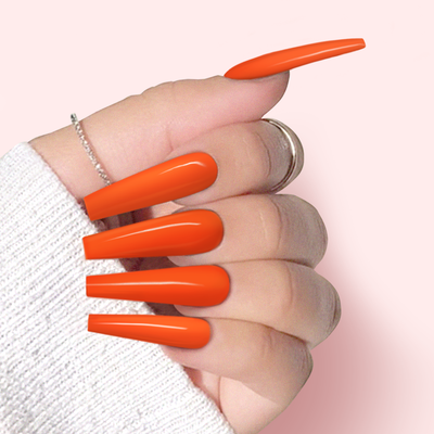 Hands Wearing DD306 Unstoppable By IGel Beauty