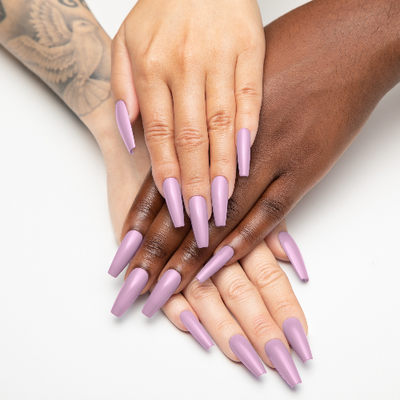 Apres Gel Couleur (HEMA-free, TPO-free) - 341 Aster Family hand