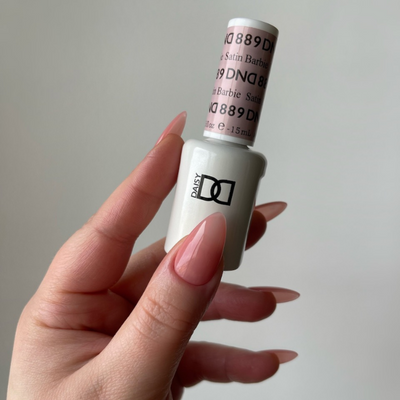 hands wearing DND Gel Polish - 889 Satin Barbie
