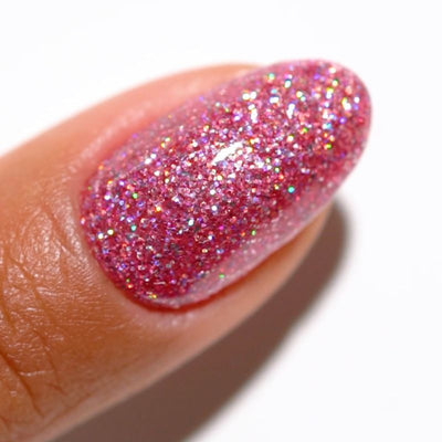 finger wearing DND Gel Polish 918 Pink Aura