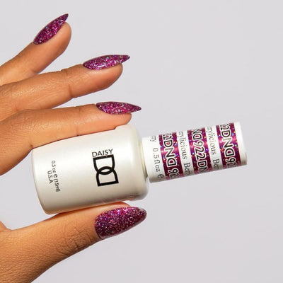 hands wearing DND Gel Polish - 922 Berry-licious