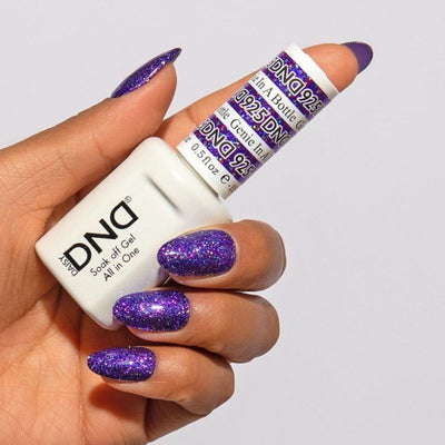 hands wearing DND Gel Polish - 925 Genie In A Bottle