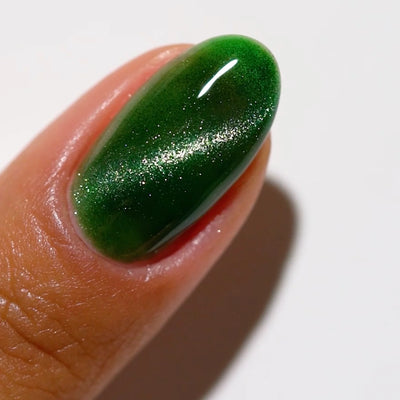 finger wearing DND DC Cat Eye Purrsian Purrfection