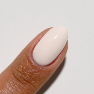 hands wearing DND Diva 040 Milkshake