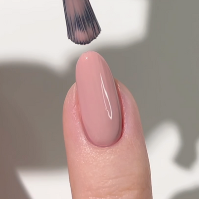 finger wearing DND Diva 068 Mauve Nude