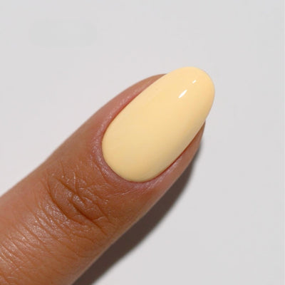 finger wearing color swatch for DND Diva 086 Durian, Plz