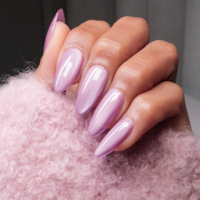 hands wearing DND Diva Knead Affection Glassball 9D Cat Eye