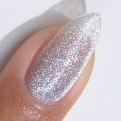 close up of DND Diva Pet Diary Daydream 9D Cat Eye