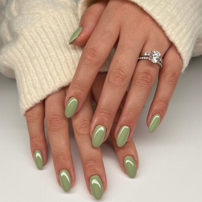 hands wearing DND Gel Polish - 1001 Sage Groovin'