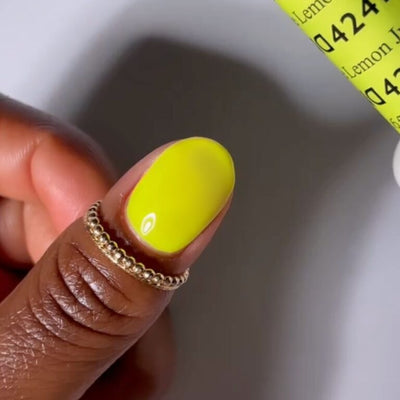 424 Lemon Juice Gel Polish by DND