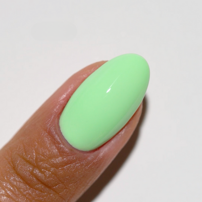 finger swatch for DND Gel Polish 785 Voodoo