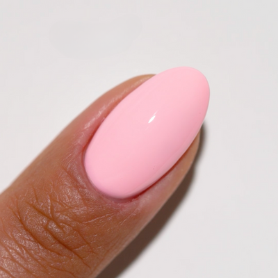 finger wearing DND Gel Polish 807 Cotton Candy