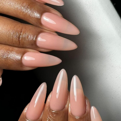 hands wearing DND Gel Polish - 866 Soft Tulips
