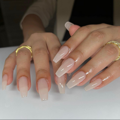hands wearing DND Gel Polish - 867 Perfect Nude