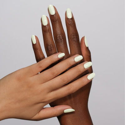 Hands wearing 995 Walkman Wispy Duo by DND