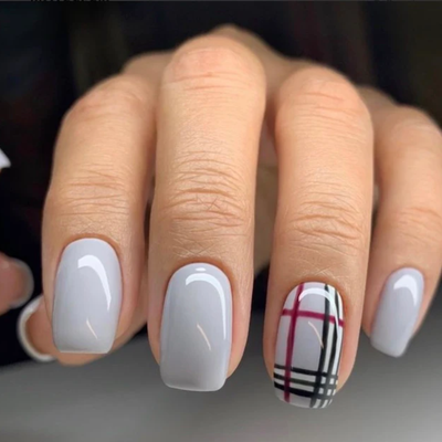 hands wearing DND DC Gel - 097 Summer Fuji