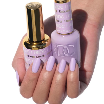 hands wearing DND DC Gel - 118 Unicorn Lovely