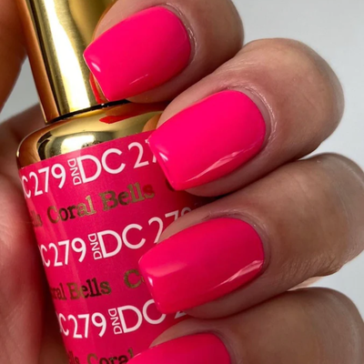 hands wearing DND DC Gel - 279 Coral Bells