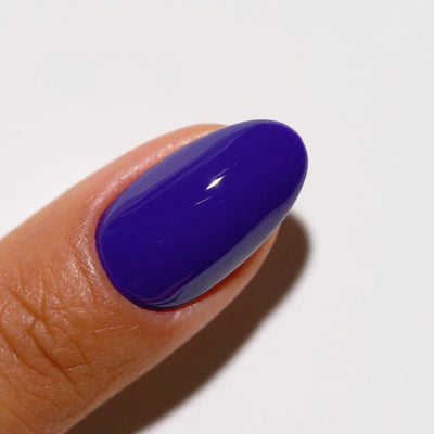 finger wearing DND Gel Polish 730 Mixed Berries