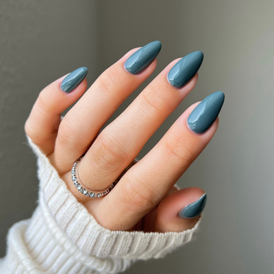 Hand wearing 261 One Hit Wonder Diva DND