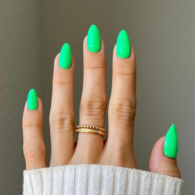 hands wearing Mint Julep Diva Gel & Polish Duo by DND