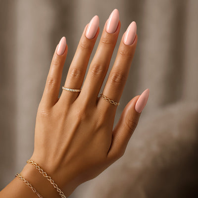 hands wearing Chaun Legend Gel Bank On It