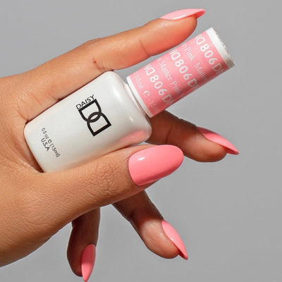 hands wearing DND Gel Polish - 806 Pink Matter