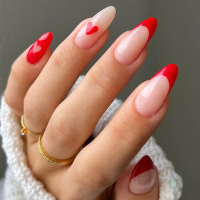 DND DC Gel Polish - 066 French Raspberry hand