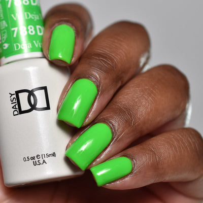 hands wearing DND Gel Polish - 788 Deja Vu