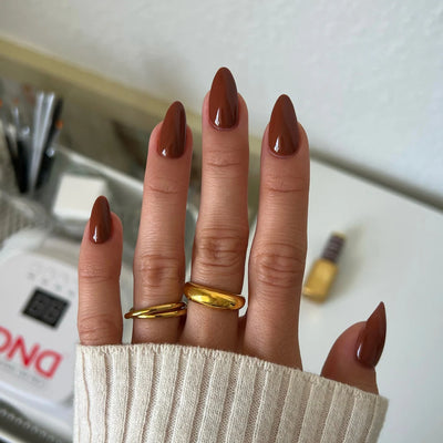 DND Diva Gel Polish - 271 Western Cedar hand