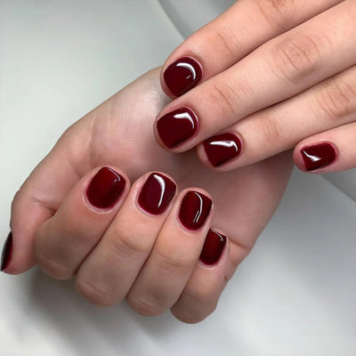 DND Gel Polish - 478 Spiced Berry Hand
