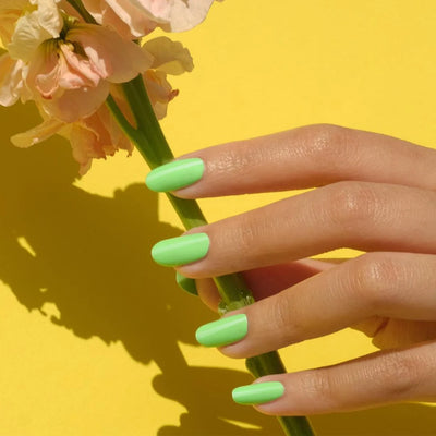 DND Gel Polish - 568 Green Forest, AK Hand