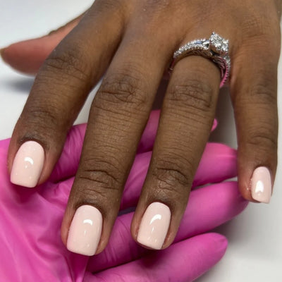 DND Gel Polish - 602 Elegant Pink Hand