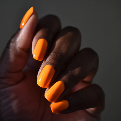 DND Gel Polish - 803 Tangerine Dream hand