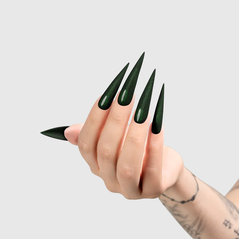 Chaun Legend Gel - LG5234 Emerald City hand