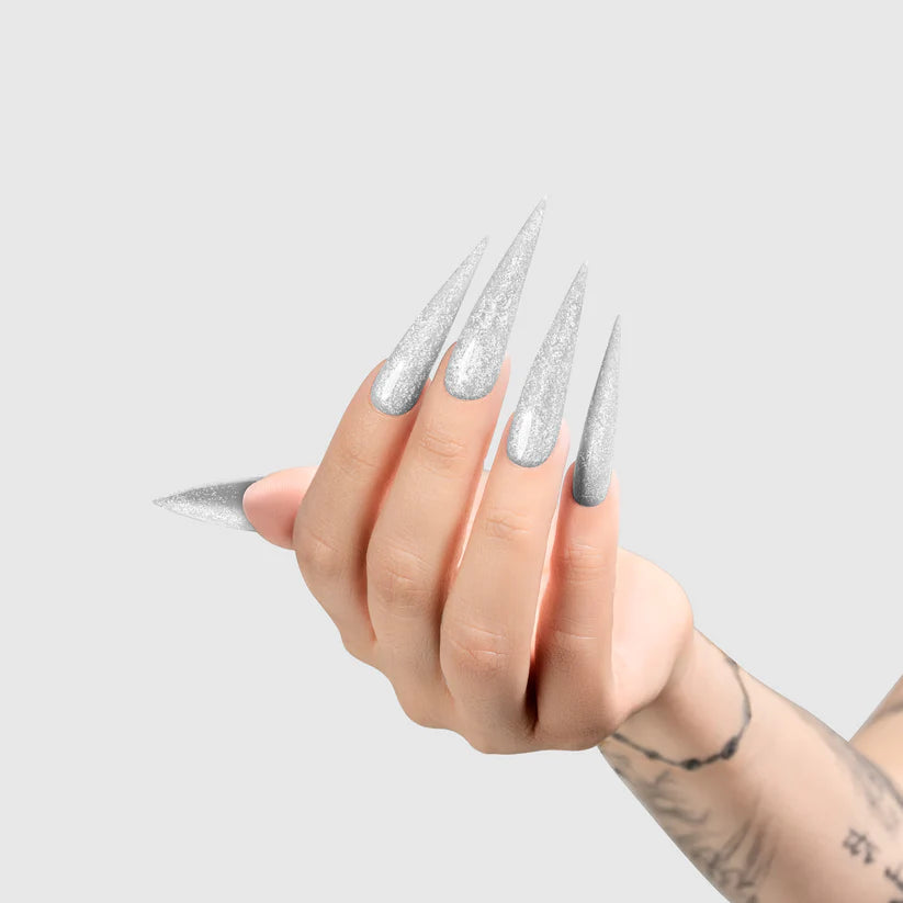 Chaun Legend Gel - LG5240 Ice Me Out hand