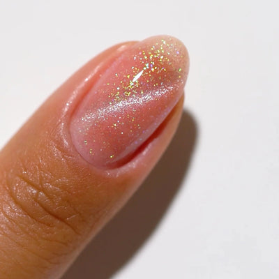 finger wearing DND DC Cat Eye Conch Shell