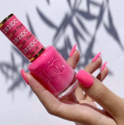 Hands Wearing 282 Lotus Flowerbomb Duo By DND DC