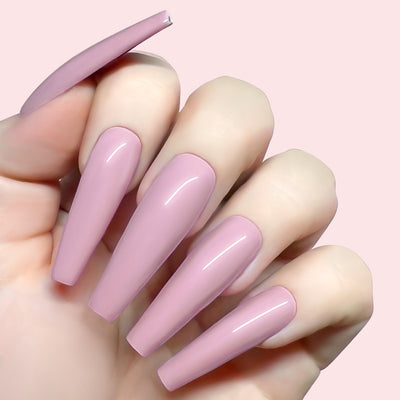 Hands wearing D5110 Fairytale All-in-One Powder by Kiara Sky