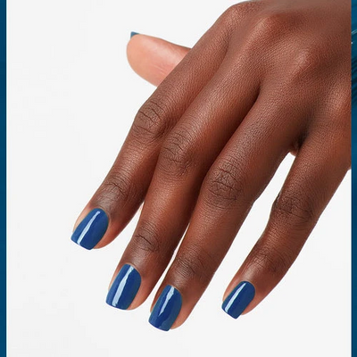 hands wearing MI06 Duomo Days, Isola Nights Dip Powder 1.5oz by OPI