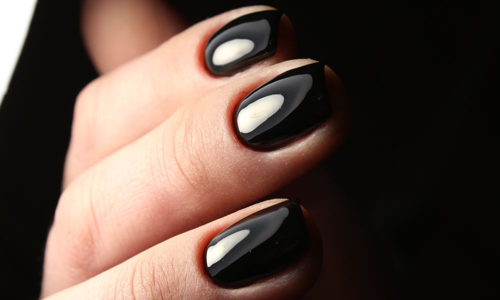 4 Chic Nail Colors That Work With Every Outfit