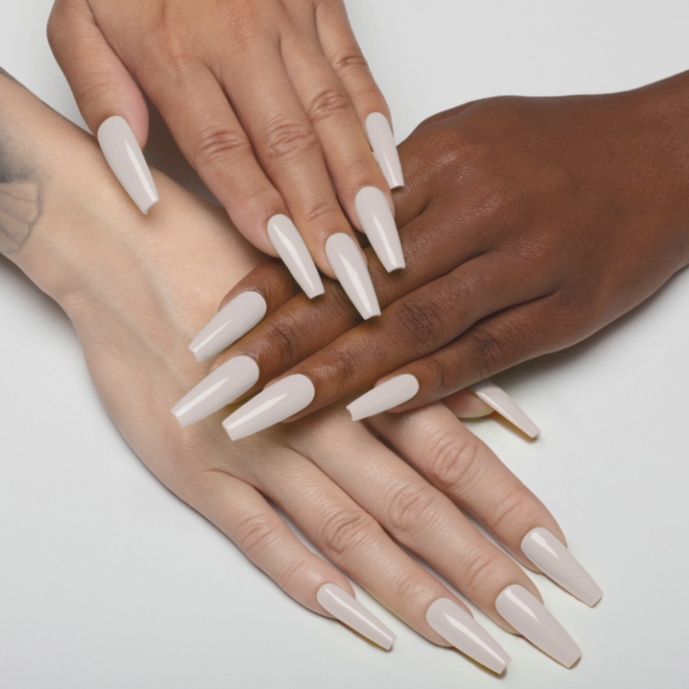 Apres Gel Couleur (HEMA-free, TPO-free) - 320 Taupe Of The World hand