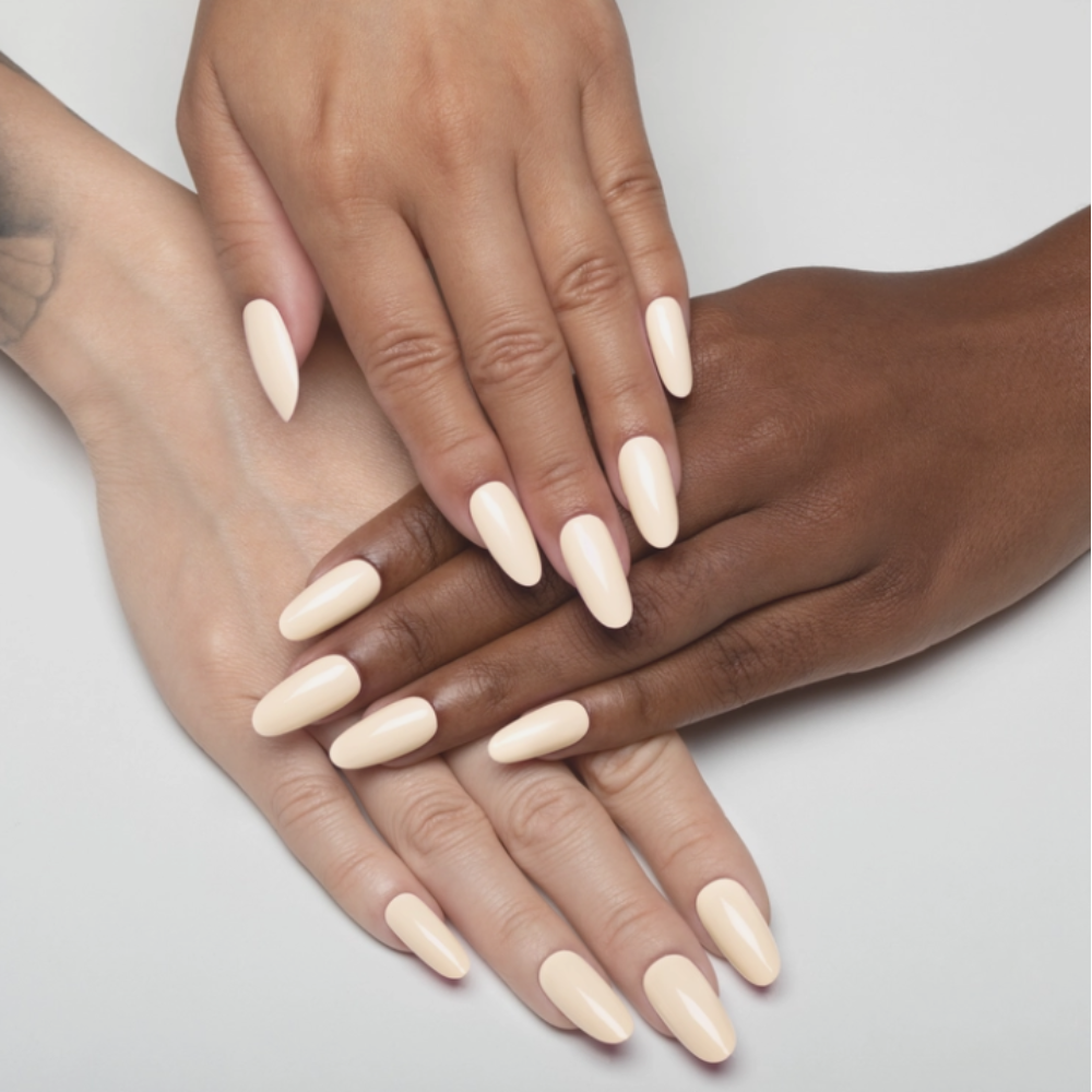 Apres Gel Couleur (HEMA-free, TPO-free) - 322 Tofu Fighters hand