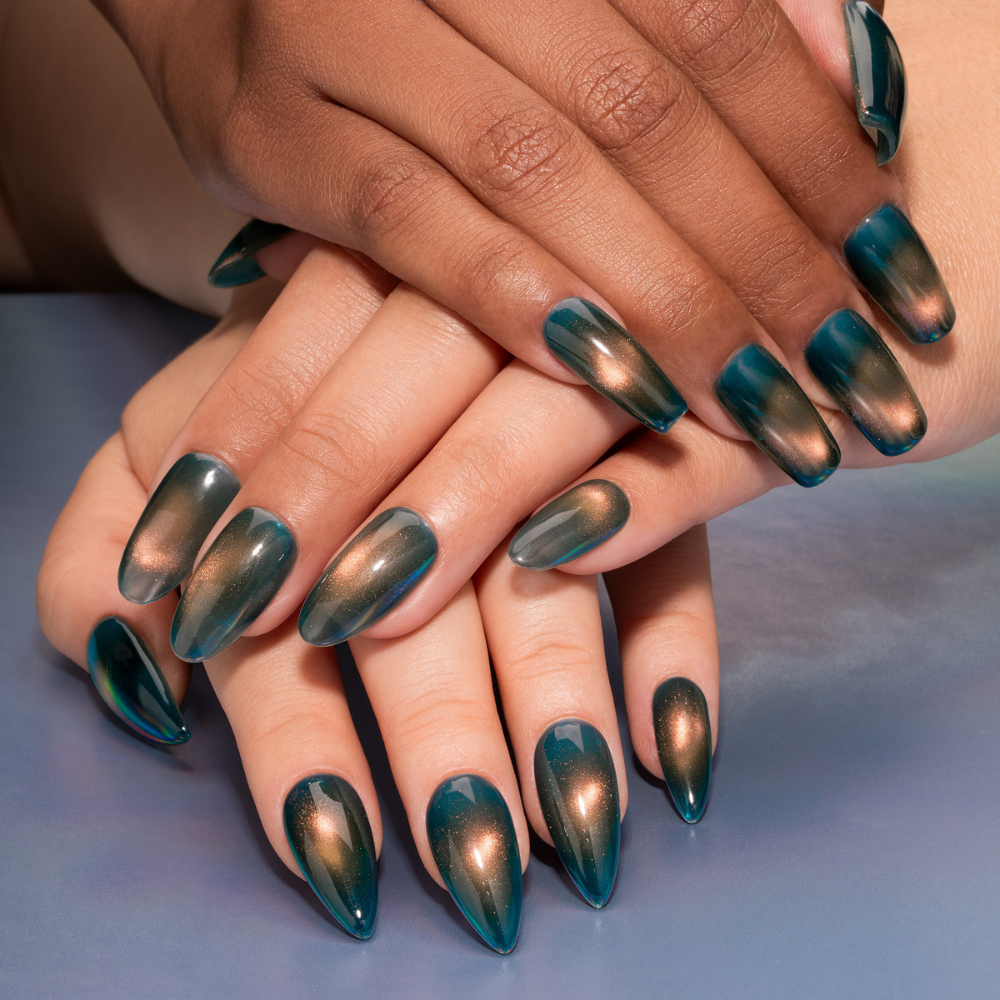 Apres Prismatic Gel - CE22 Guardian Shield hand