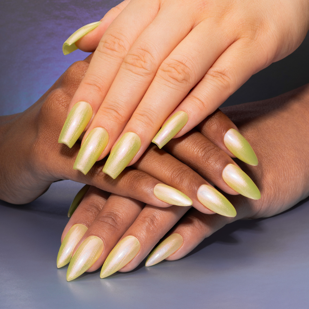 Apres Prismatic Gel - P13 Limenapped hand