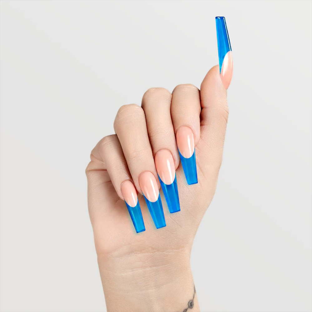 Chaun Legend Glaze Gel - LGG08 Heart Of The Ocean hand