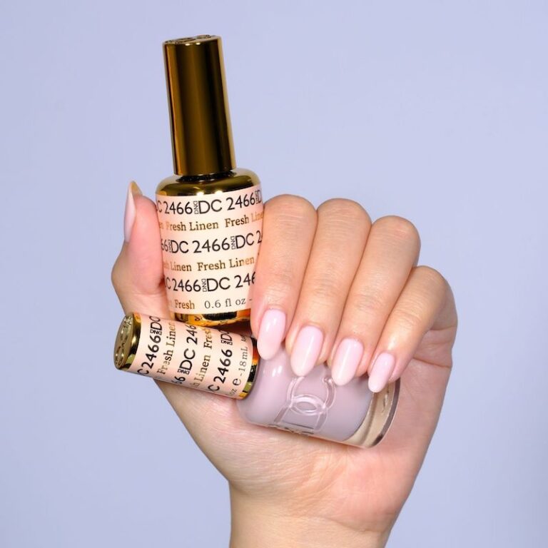 hands wearing 2466 Fresh Linen Gel & Polish Duo by DND DC