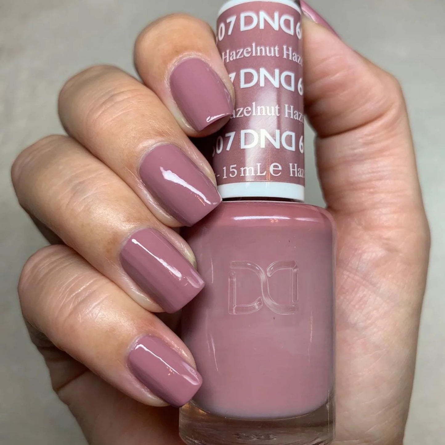 DND Gel Polish - 607 Hazelnut