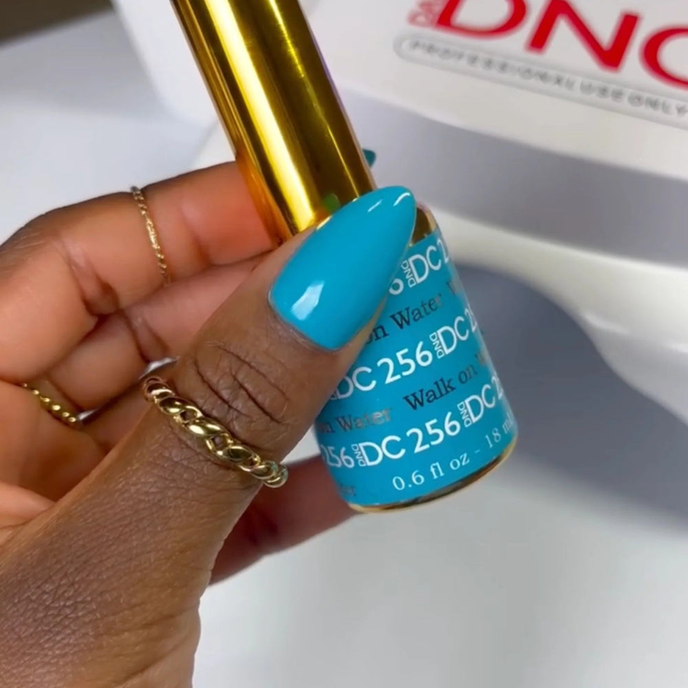 finger wearing DND DC Gel - 256 Walk On Water