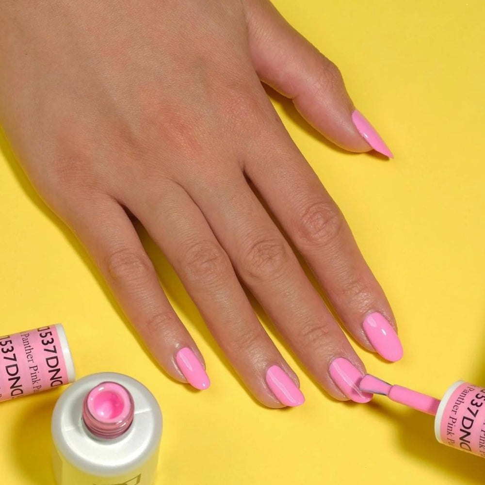 hand swatch for DND Gel Polish - 537 Panther Pink